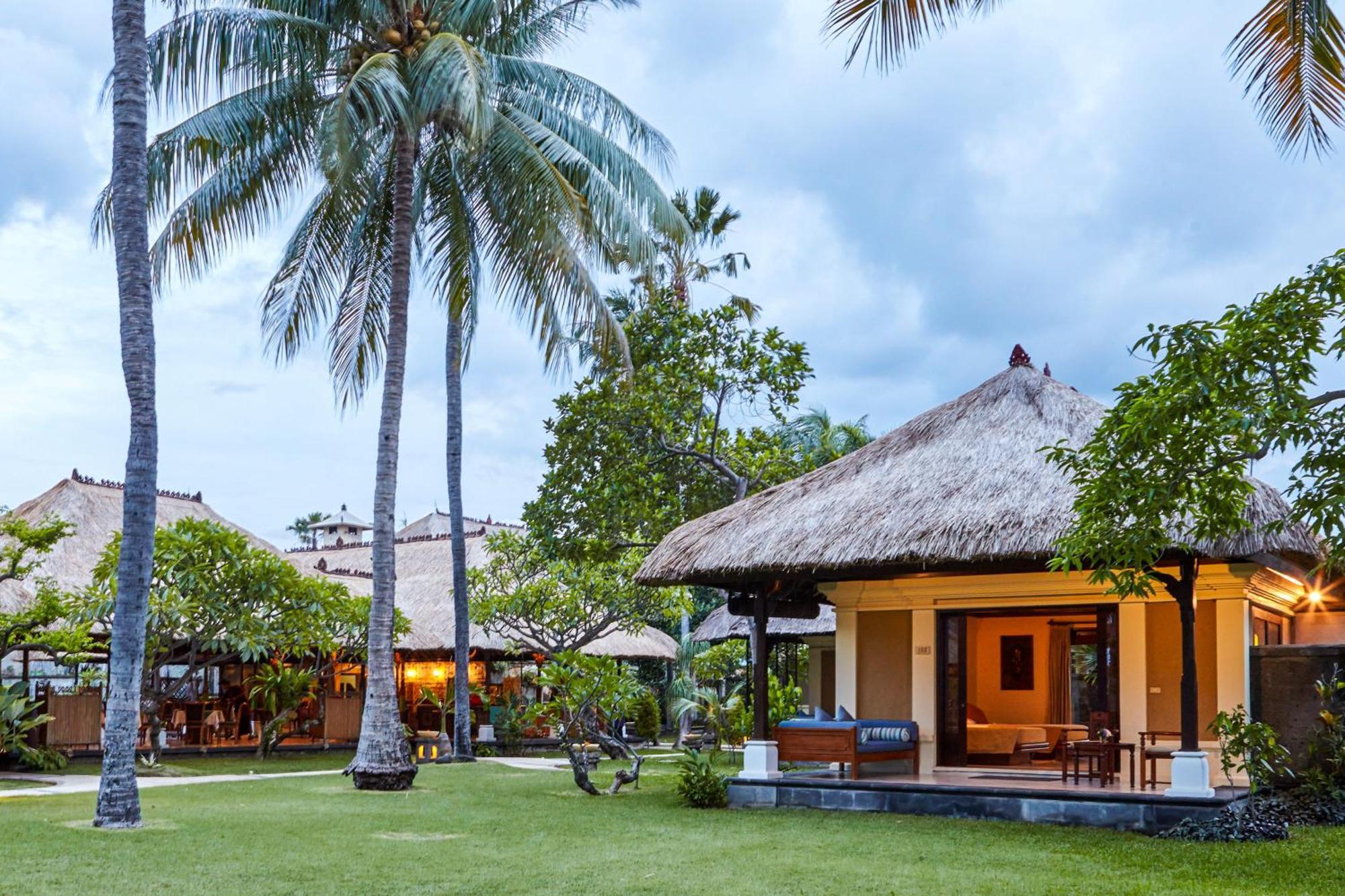 Puri Bagus Lovina Hotel Ngoại thất bức ảnh
